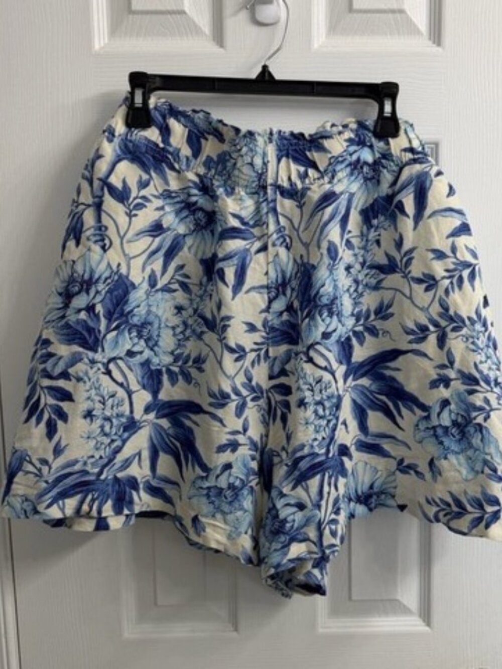 H&M Linen Blend Cream & Blue Floral Shorts Women’s 3XL